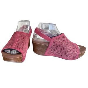 Yellow Box Torelle Burgandy purple Red Suede Laser Cut Wedge Sandals Sz 8